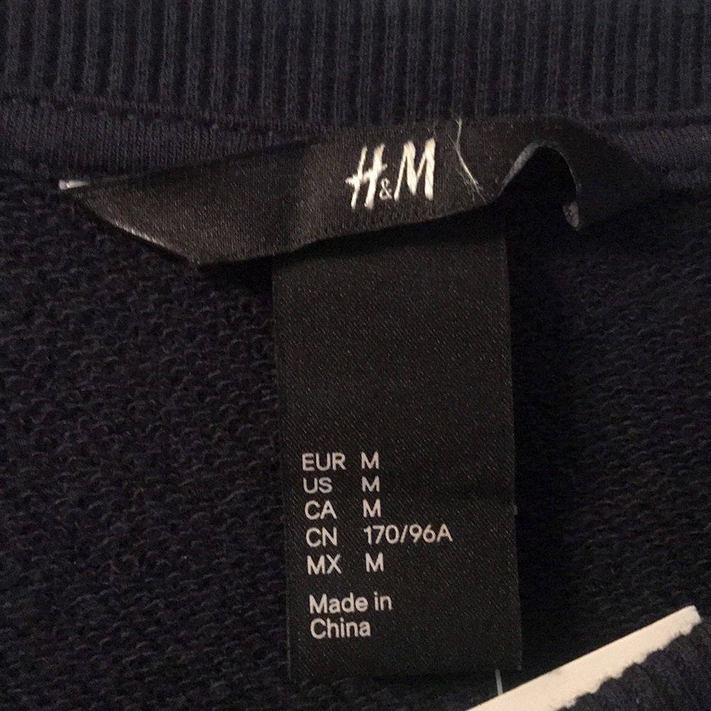H&M Sweater - Picture 3 of 6